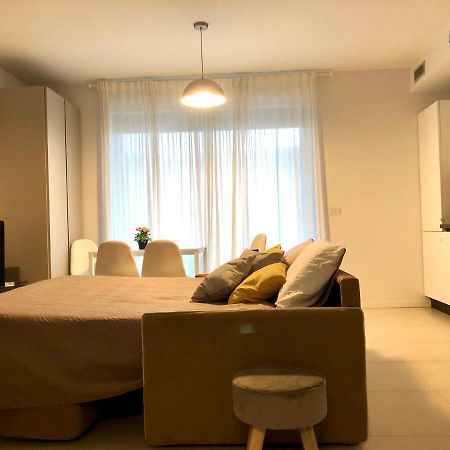 Loft With Terrace In Uptown Milan Near Rho Fiera Appartement Pero Buitenkant foto